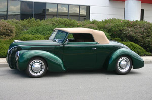 Click to View Roy Brizio Street Rods Completed Cars - John Mumford Woodside